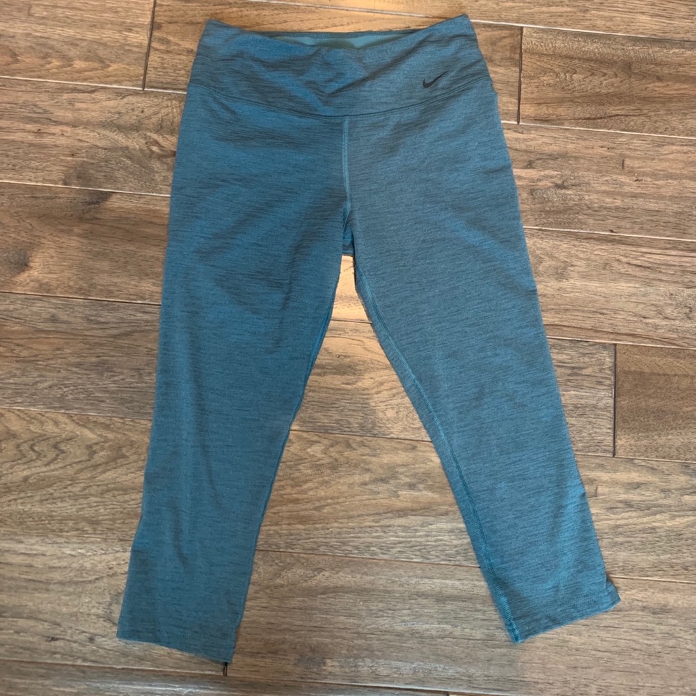 Nike crop leggings